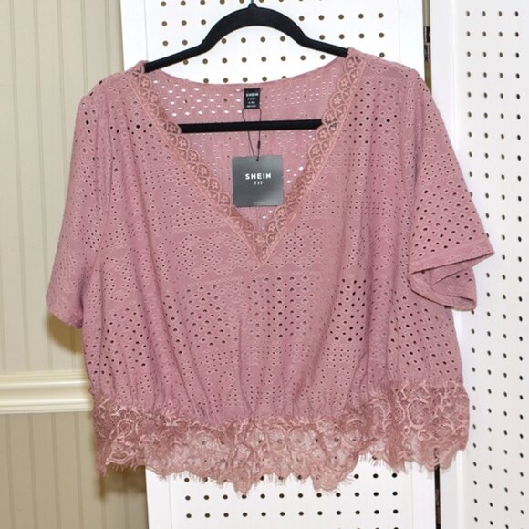 Plus Size 24/26 Shein Fit+ Eyelet Embroidered Contrast Eyelash Lace Crop Tee NWT - Picture 2 of 7
